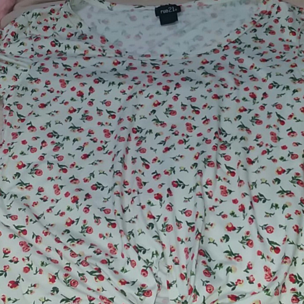Cute cream top with flower patterns